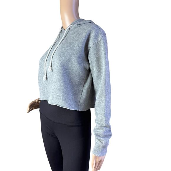 Wild Fable Women Gray Long Sleeves Cutoff Hem Cropped Hoodie Size XS - Picture 2 of 5